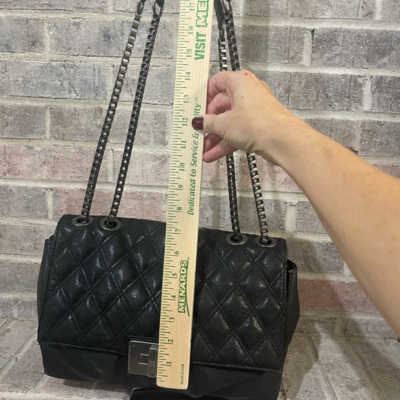 Simply Vera Vera Wang Elegant Black Diamond Pattern Shoulder Bag - Picture 6 of 12